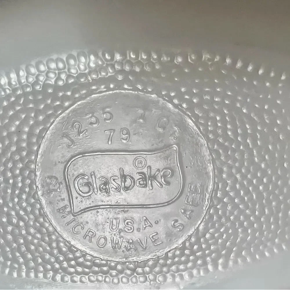 Glasbake 1 Qt Oval Casserole w/ Blue Daisy Floral Design.Used As Prop On TV Show